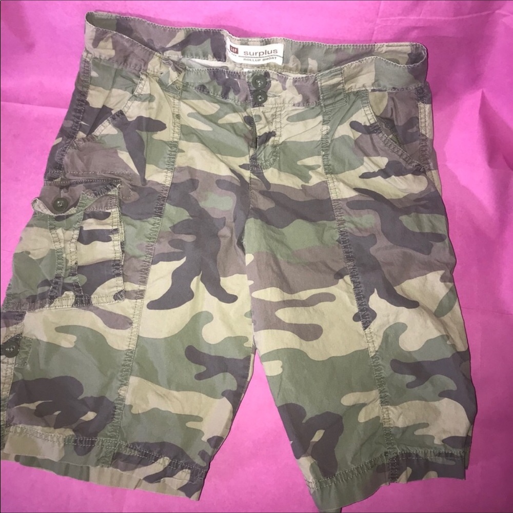 Gap camo shorts